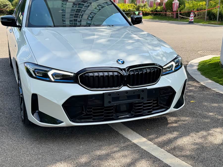 BMW 3 Series 2025 330Li Luxury M Sport Night Package - zdjęcie 14