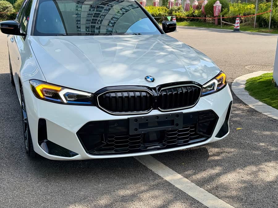 BMW 3 Series 2025 330Li Luxury M Sport Night Package - zdjęcie 15