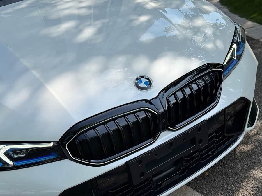BMW 3 Series 2025 330Li Luxury M Sport Night Package - zdjęcie 16