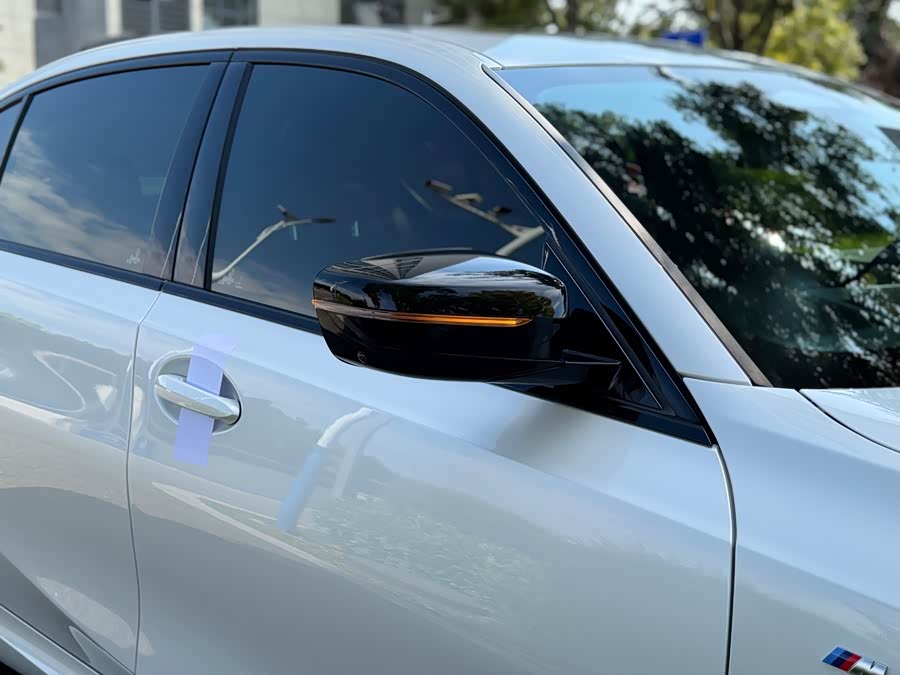 BMW 3 Series 2025 330Li Luxury M Sport Night Package - zdjęcie 17