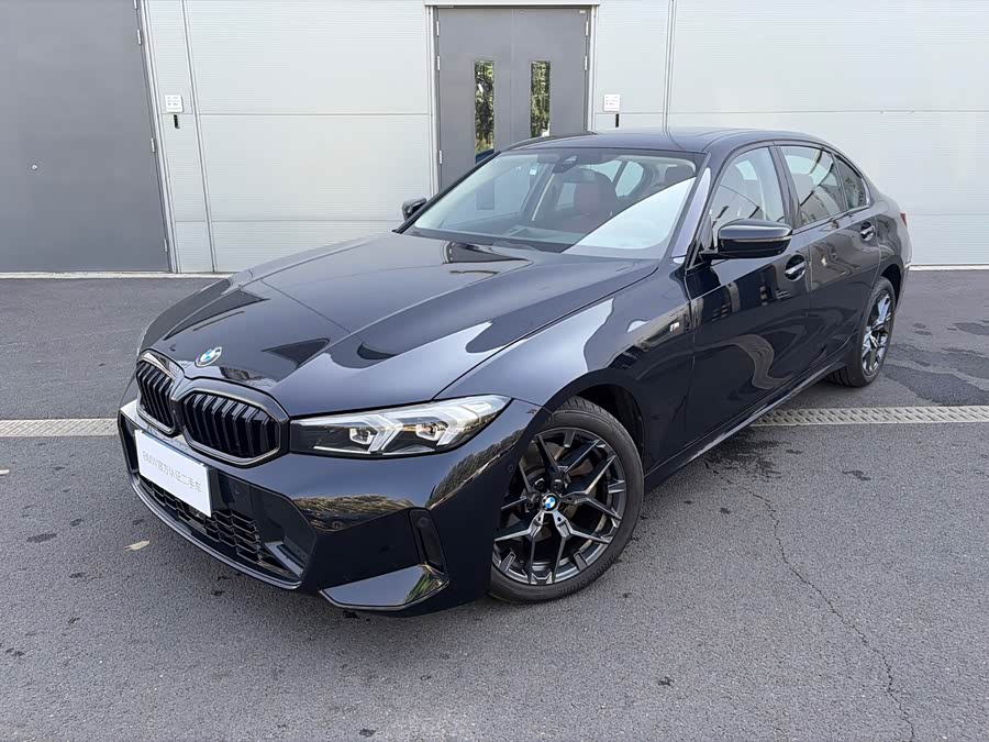 BMW 3 Series 2025 330Li M Sport Night Package - zdjęcie 1