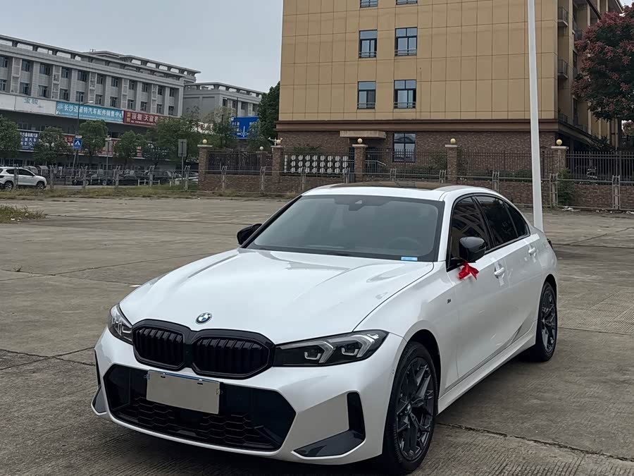 BMW 3 Series 2025 330Li M Sport Night Package - zdjęcie 2