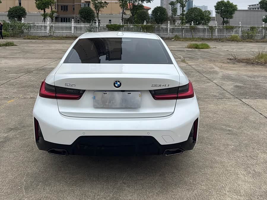 BMW 3 Series 2025 330Li M Sport Night Package - zdjęcie 11