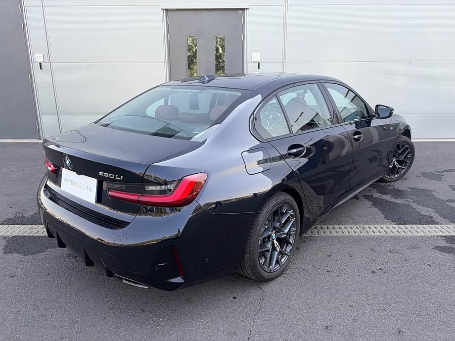 BMW 3 Series 2025 330Li M Sport Night Package - zdjęcie 10