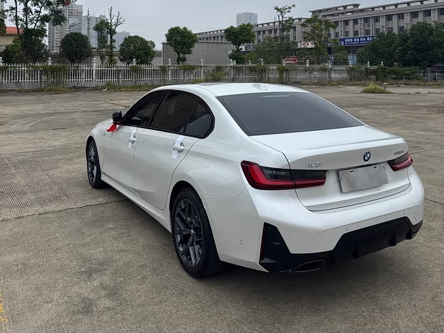 BMW 3 Series 2025 330Li M Sport Night Package - zdjęcie 12