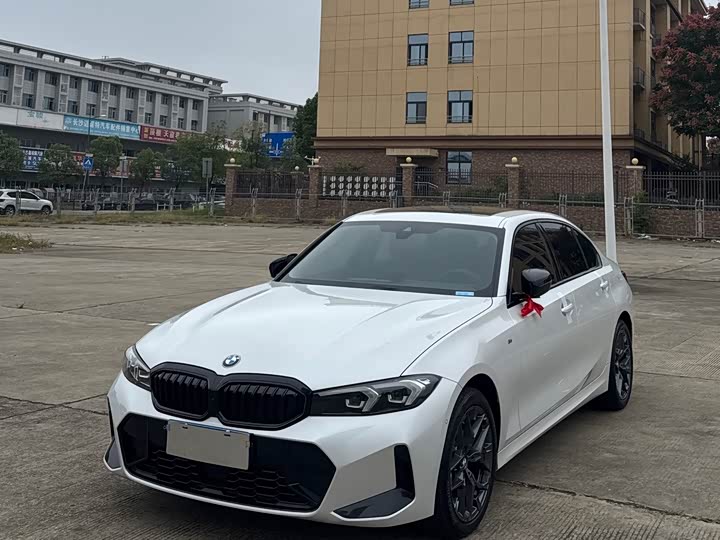 BMW 3 Series 2025 330Li M Sport Night Package - zdjęcie 16