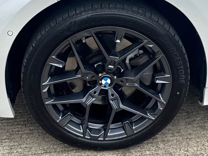 BMW 3 Series 2025 330Li M Sport Night Package - zdjęcie 19
