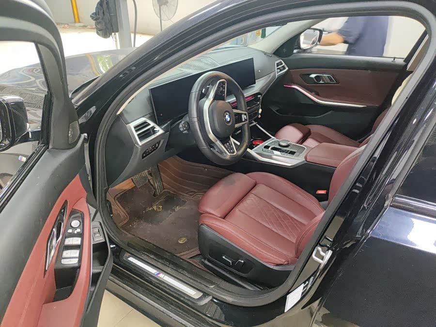 BMW 3 Series 2025 330Li M Sport Night Package - zdjęcie 3
