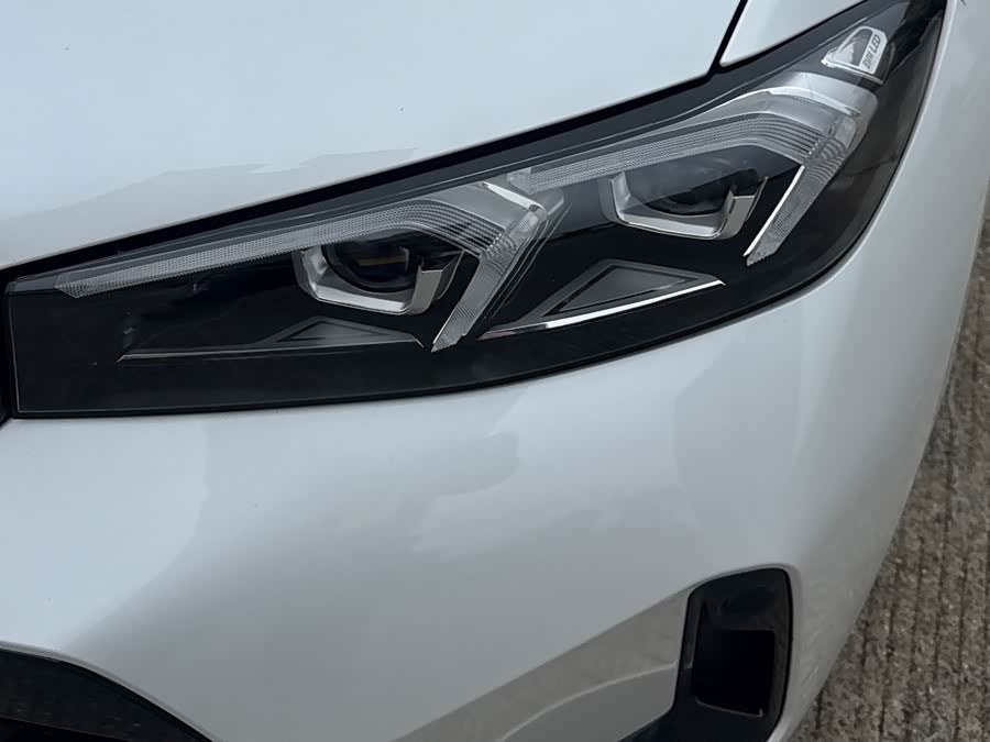 BMW 3 Series 2025 330Li M Sport Night Package - zdjęcie 4