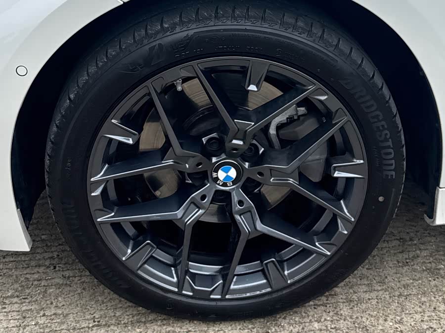 BMW 3 Series 2025 330Li M Sport Night Package - zdjęcie 5
