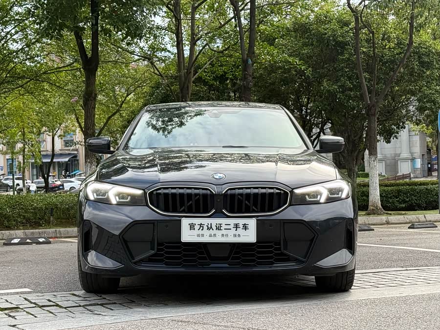BMW 3 Series 2026 330Li M Sport Night Package - zdjęcie 2