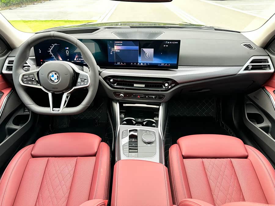 BMW 3 Series 2026 330Li M Sport Night Package - zdjęcie 4