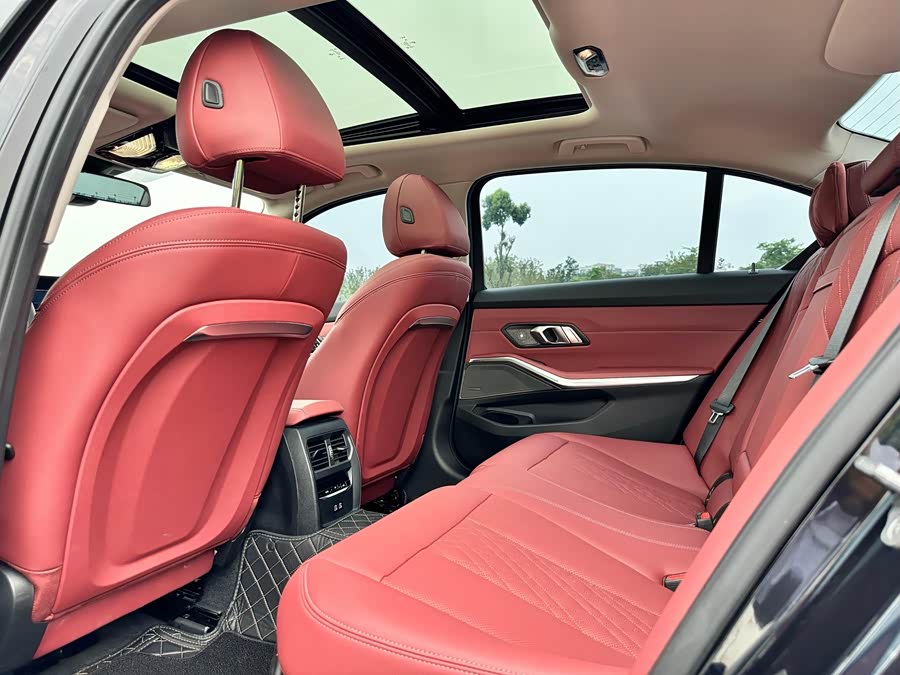 BMW 3 Series 2026 330Li M Sport Night Package - zdjęcie 6