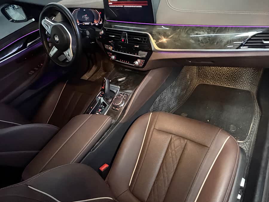 BMW 5 Series 2022 525Li M Sport - zdjęcie 11
