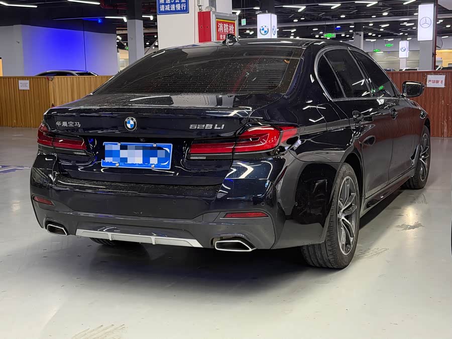BMW 5 Series 2022 525Li M Sport - zdjęcie 13