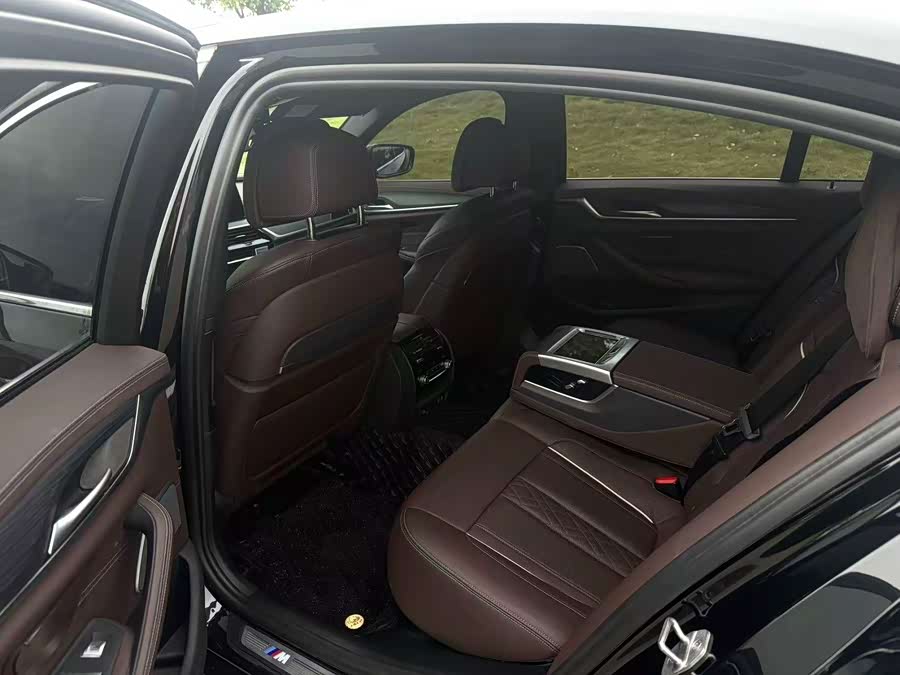 BMW 5 Series 2022 530Li Luxury M Sport - zdjęcie 3