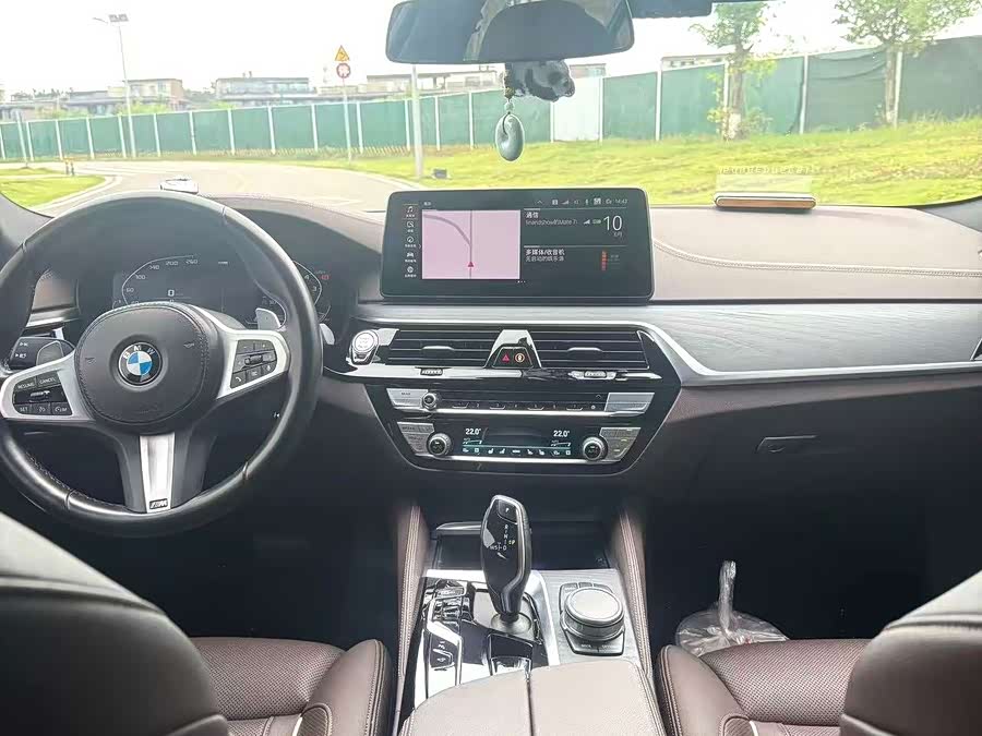 BMW 5 Series 2022 530Li Luxury M Sport - zdjęcie 4