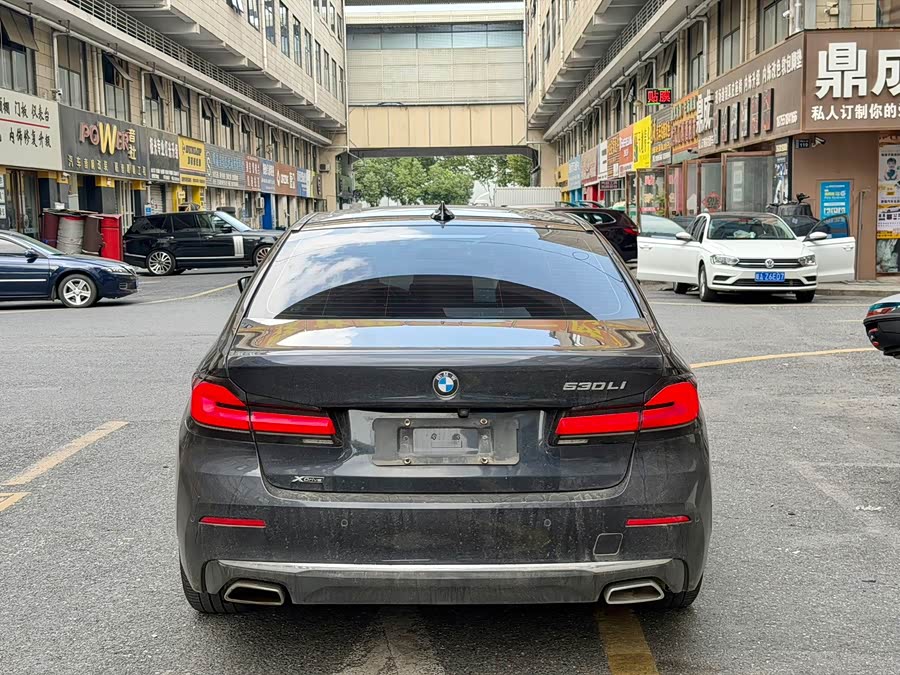 BMW 5 Series 2023 530Li Leading Luxury Package - zdjęcie 9