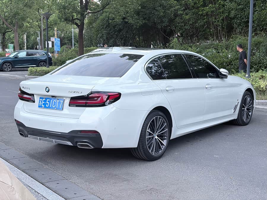 BMW 5 Series 2023 530Li Luxury M Sport Package - zdjęcie 12