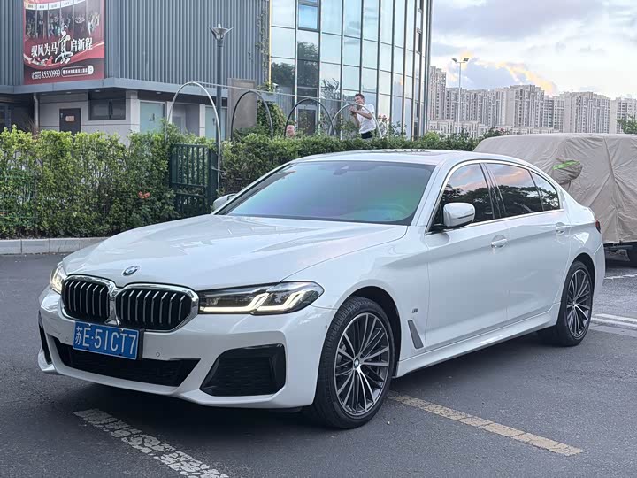 BMW 5 Series 2023 530Li Luxury M Sport Package - zdjęcie 18