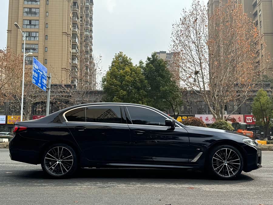 BMW 5 Series 2023 Facelift 530Li Luxury M Sport Package - zdjęcie 3