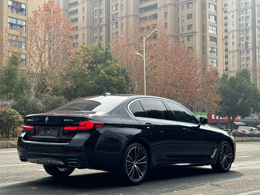 BMW 5 Series 2023 Facelift 530Li Luxury M Sport Package - zdjęcie 4