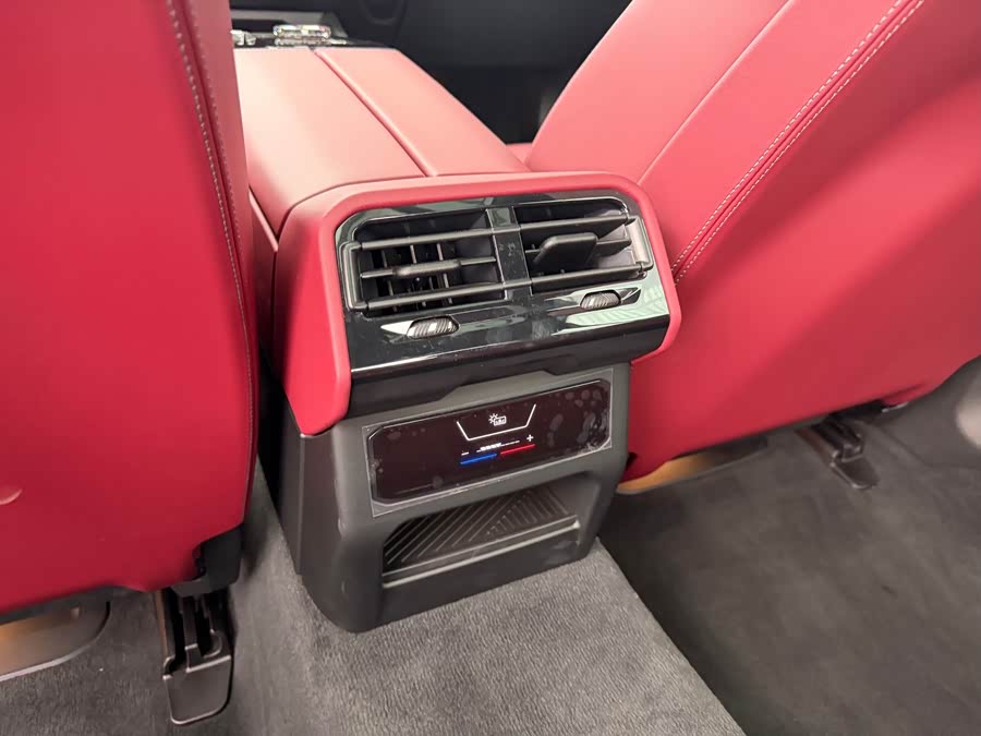 BMW 5 Series 2024 525Li M Sport Package - zdjęcie 17