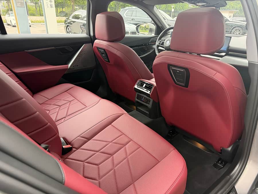 BMW 5 Series 2024 525Li M Sport Package - zdjęcie 20