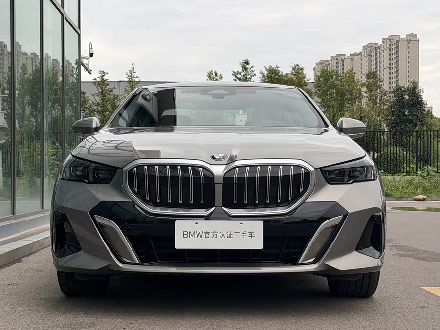 BMW 5 Series 2024 525Li M Sport Package - zdjęcie 4