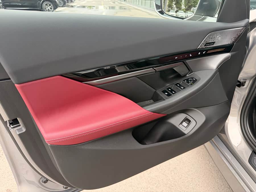 BMW 5 Series 2024 525Li M Sport Package - zdjęcie 8