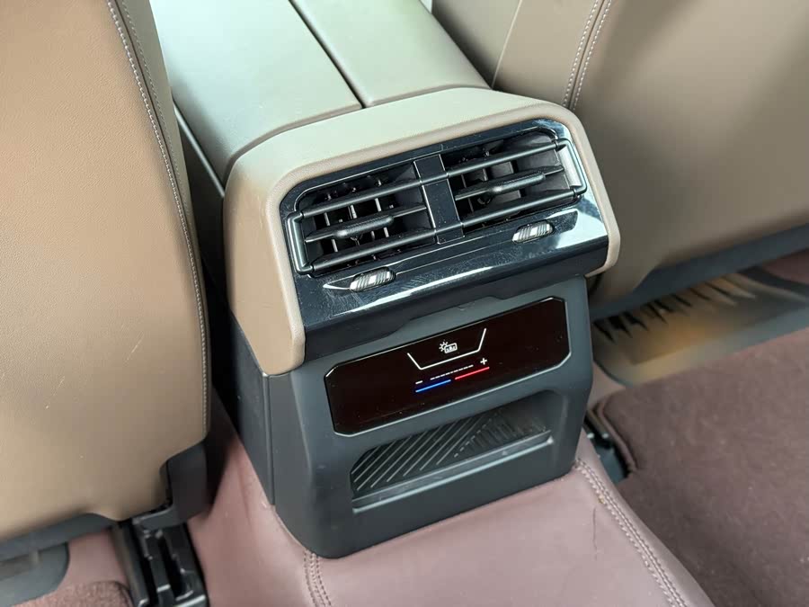 BMW 5 Series 2024 530Li Luxury Edition - zdjęcie 13
