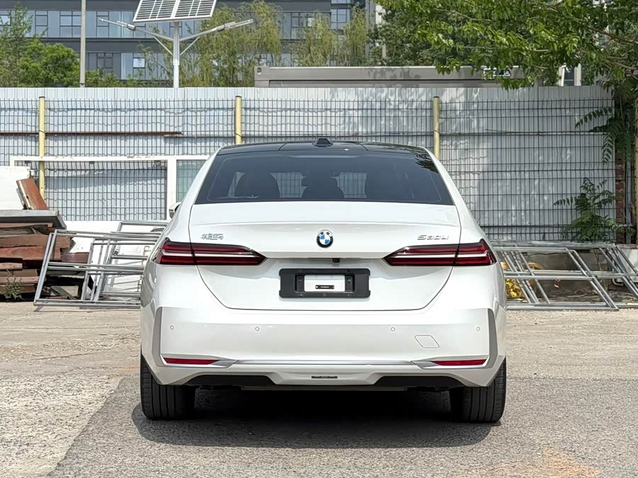 BMW 5 Series 2024 530Li Luxury Edition - zdjęcie 5