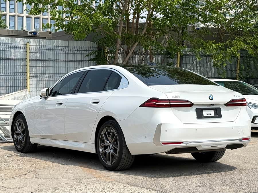 BMW 5 Series 2024 530Li Luxury Edition - zdjęcie 6