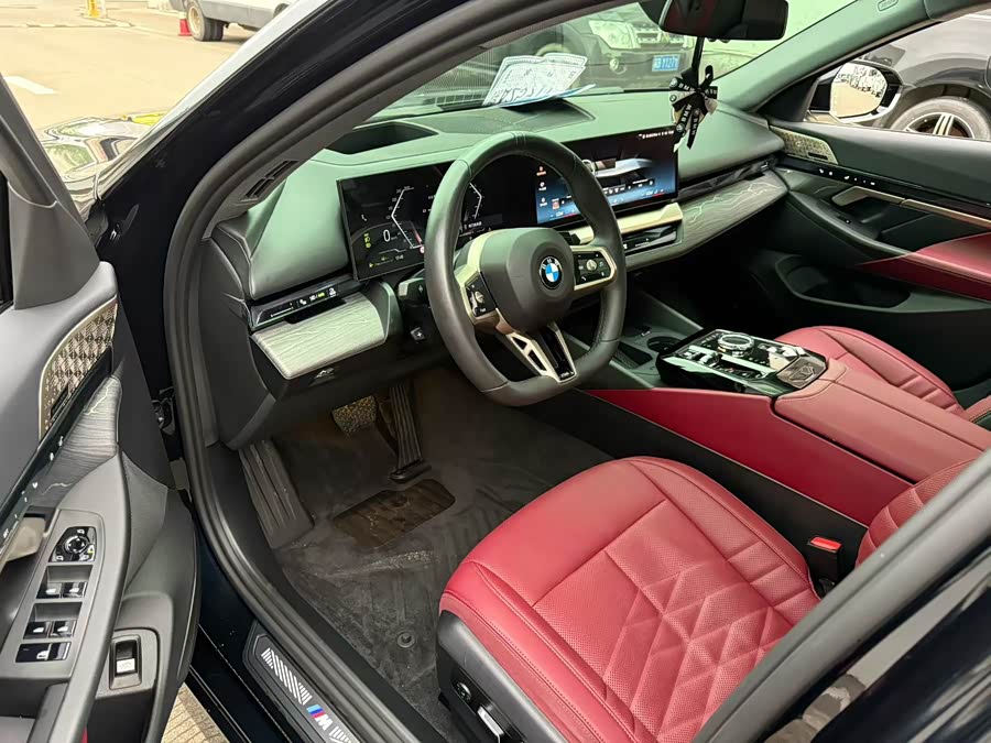 BMW 5 Series 2024 530Li Luxury M Sport Package - zdjęcie 12
