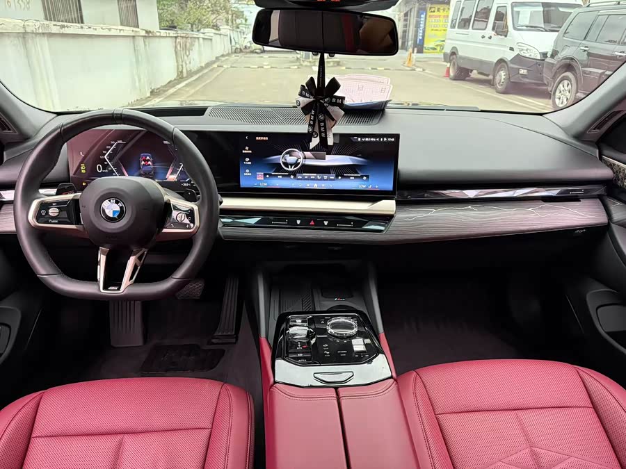 BMW 5 Series 2024 530Li Luxury M Sport Package - zdjęcie 14