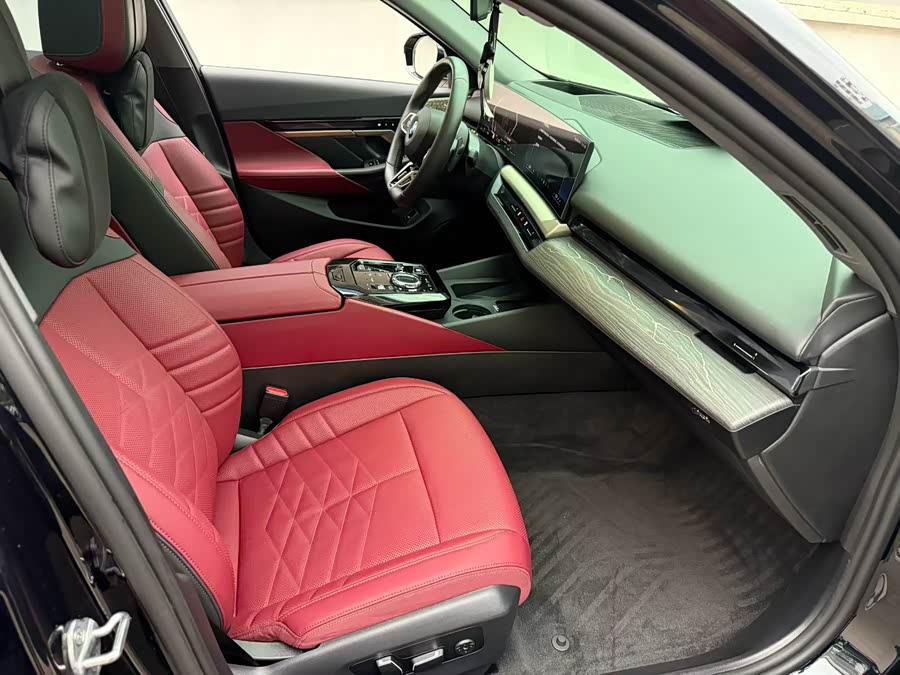 BMW 5 Series 2024 530Li Luxury M Sport Package - zdjęcie 15