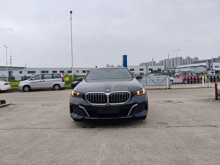 BMW 5 Series 2024 530Li Luxury M Sport Package - zdjęcie 20