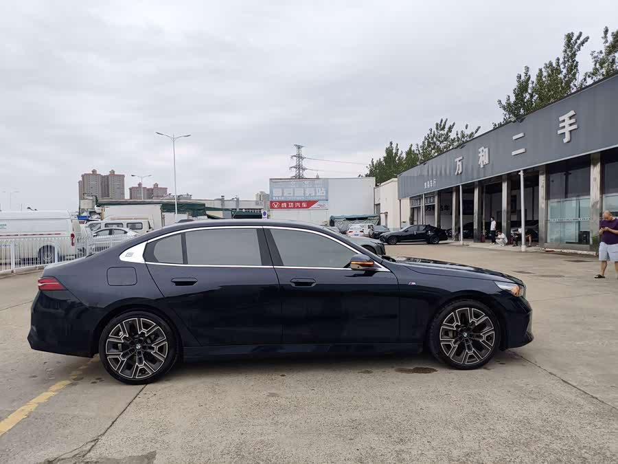 BMW 5 Series 2024 530Li Luxury M Sport Package - zdjęcie 6