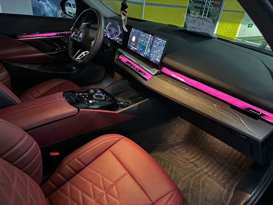 BMW 5 Series 2024 530Li Luxury M Sport Package - zdjęcie 7