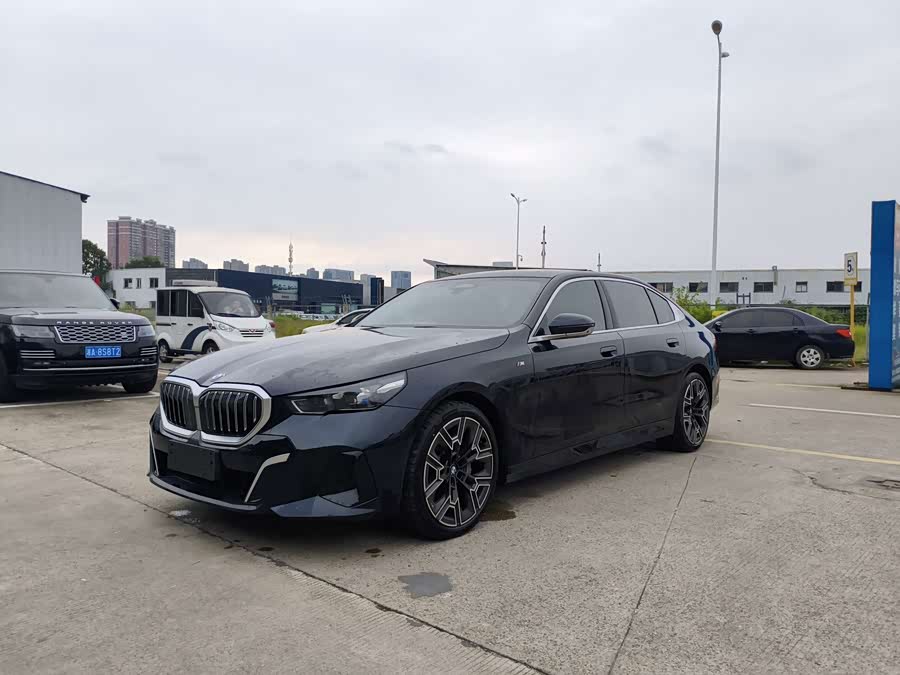 BMW 5 Series 2024 530Li Luxury M Sport Package - zdjęcie 8