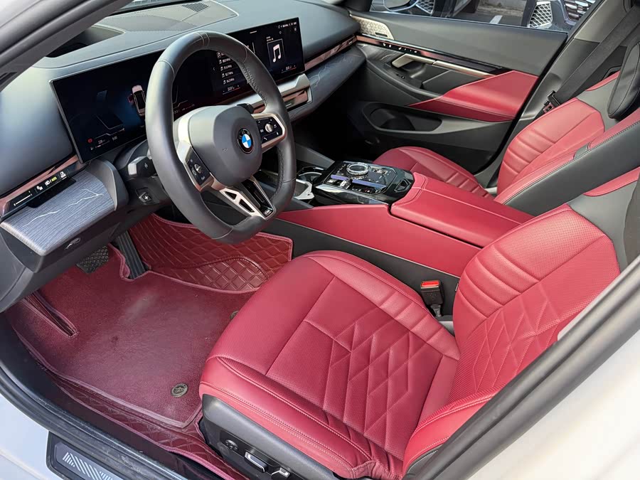 BMW 5 Series 2025 530Li Deluxe M Sport Package - zdjęcie 11