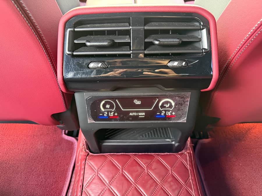 BMW 5 Series 2025 530Li Deluxe M Sport Package - zdjęcie 13