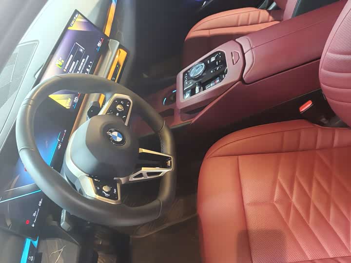 BMW 5 Series 2025 530Li Deluxe M Sport Package - zdjęcie 19