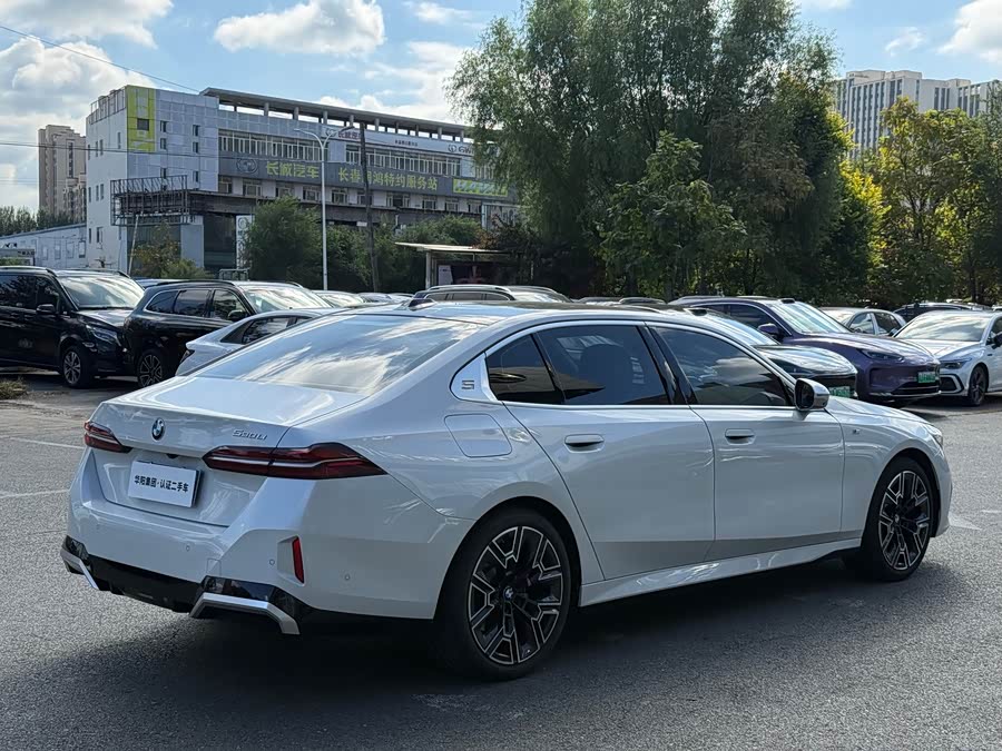 BMW 5 Series 2025 530Li Deluxe M Sport Package - zdjęcie 4