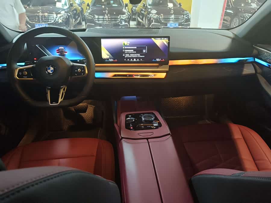 BMW 5 Series 2025 530Li Deluxe M Sport Package - zdjęcie 7