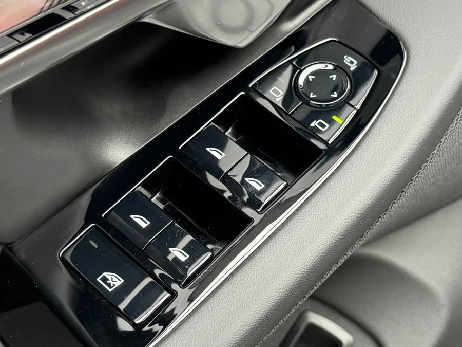 BMW 5 Series 2025 530Li Leading Luxury Package - zdjęcie 14