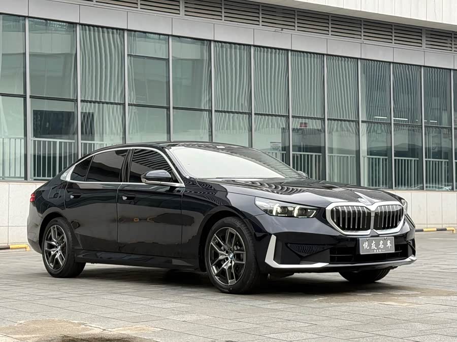 BMW 5 Series 2025 530Li Leading Luxury Package - zdjęcie 3