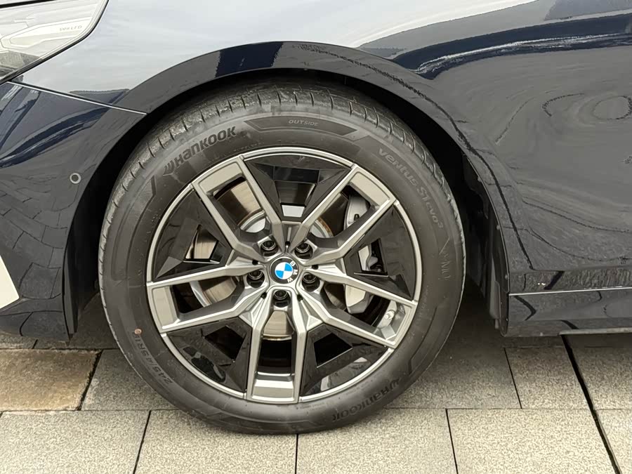 BMW 5 Series 2025 530Li Leading Luxury Package - zdjęcie 10