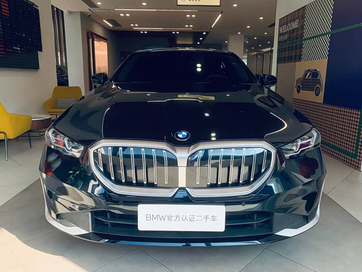 BMW 5 Series 2025 530Li Luxury Package - zdjęcie 17