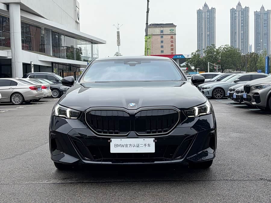 BMW 5 Series 2026 530Li Leading M Sport - zdjęcie 2